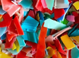 常年收购瓶盖毛料，低压瓶盖破碎料