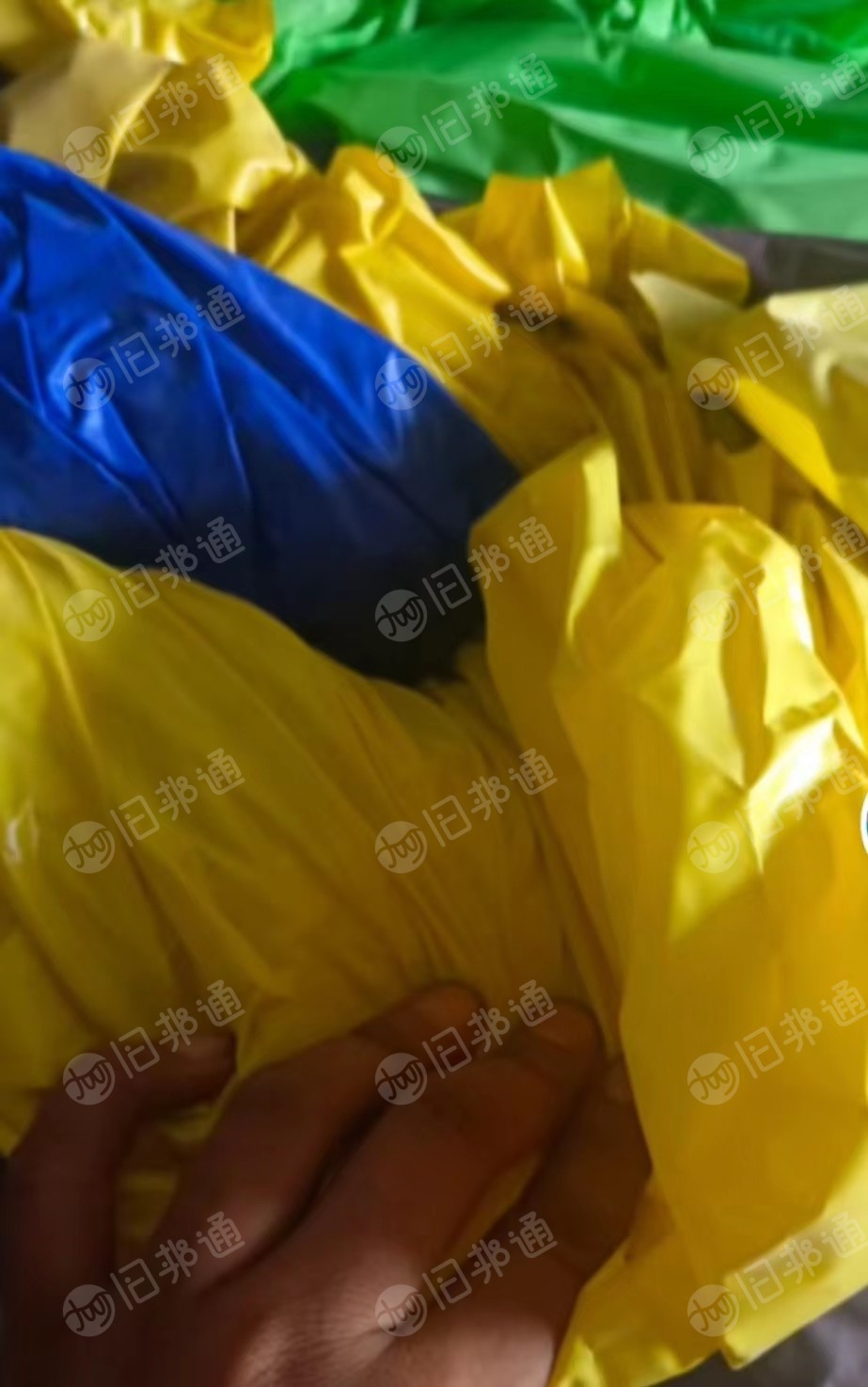出售各种软质PVC,透明,花色,乳白新膜料,PVC雨衣膜,PVC玩具膜破碎料