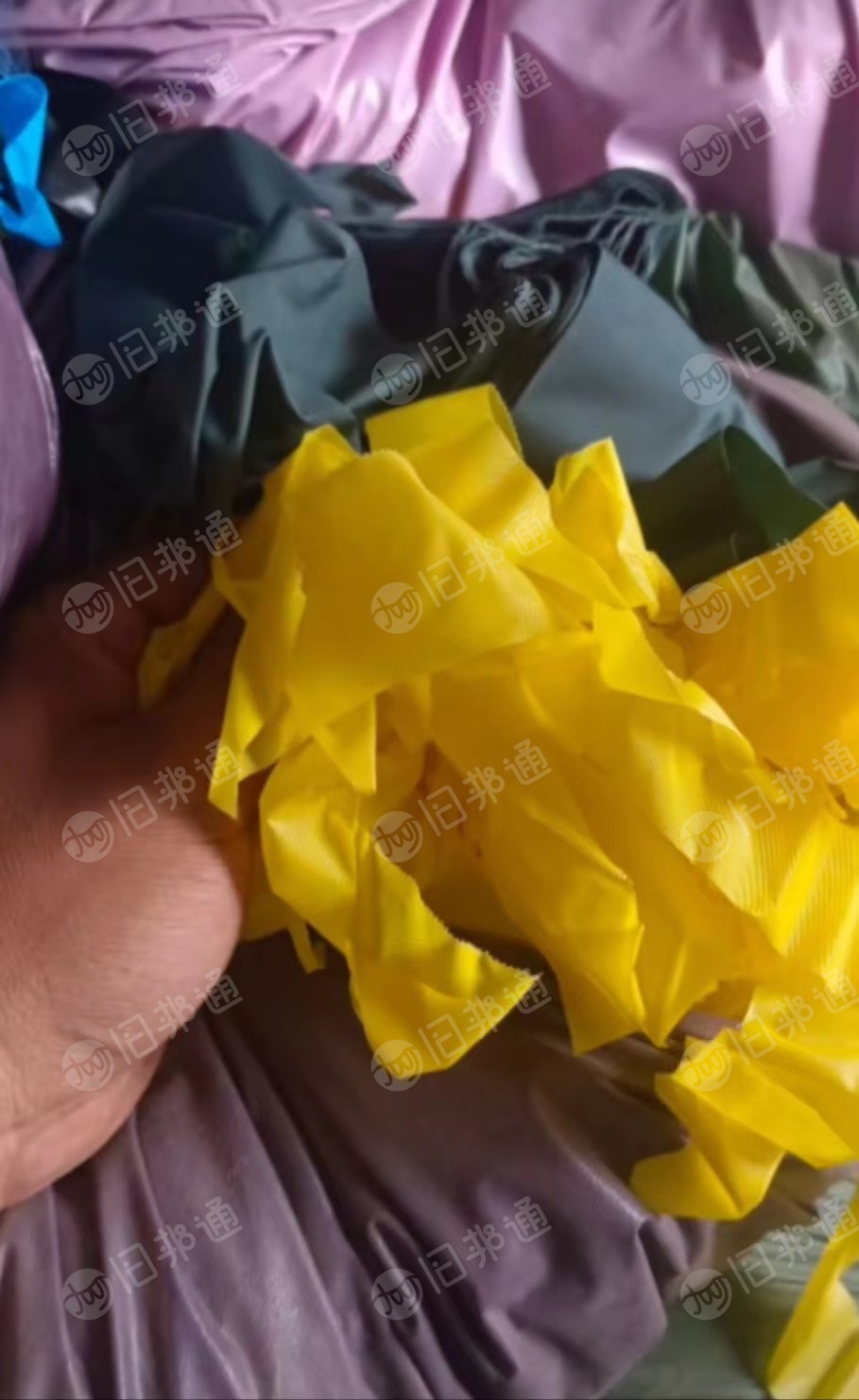 出售各种软质PVC,透明,花色,乳白新膜料,PVC雨衣膜,PVC玩具膜破碎料