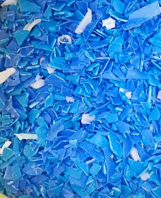 长期出售各种PE破碎料,花乙破碎料,蓝桶破碎料等