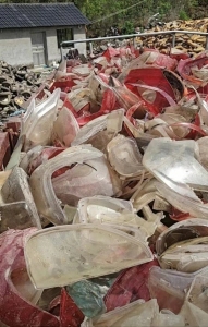 大量现金回收汽车尾灯罩，亚克力灯罩，亚克力板边角料