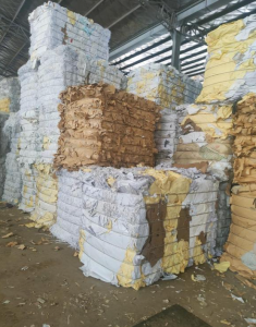 长期回收淋膜纸废料，本色黄色白色均可