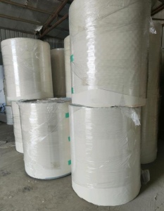 出售白色卷筒牛皮纸，库存白牛皮