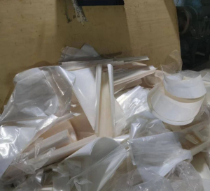 求购高压卷筒膜，PE膜切料，全新PE边角料，颜色不限