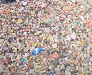 大量收购烤白瓶盖废料