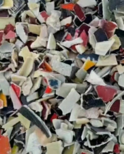 常年现金收购ABS摩托车壳粉碎料褪漆用