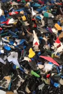 大量现金求购各种低压破碎料，机油壶破碎料等