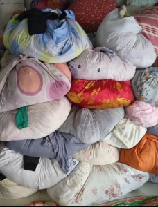 安徽阜阳长期供应旧衣服统货，鞋子包包