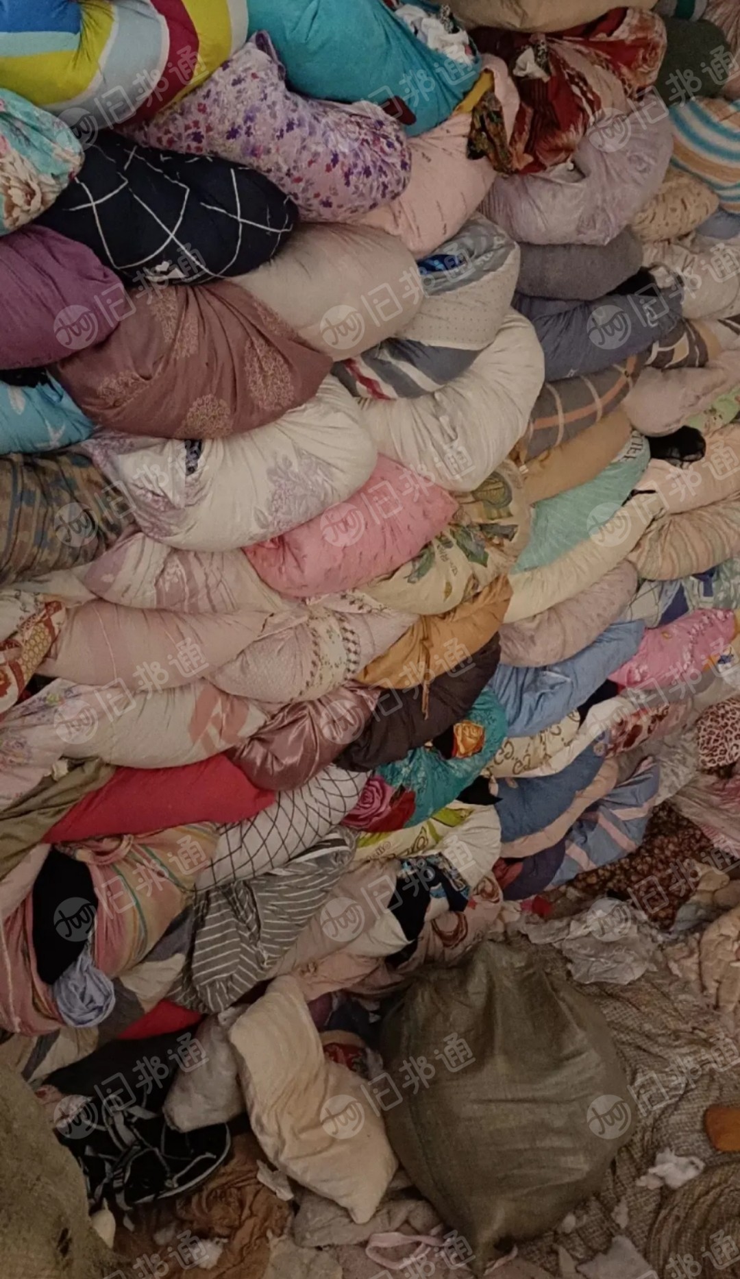 长期回收旧衣服统货,棉被,鞋子包包等