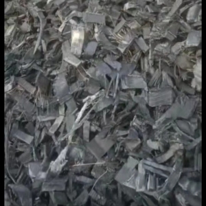 大量出售优质钢丝胎胶块，96高栏