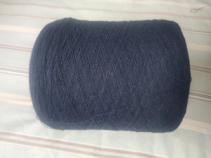 出售毛纱，含涤80%，含羊毛20%,现货40吨