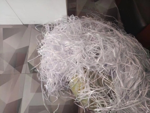 出售淋膜边条PE高压膜，月供50-100吨，出7成料子