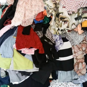 江苏淮安长期供应旧衣服统货