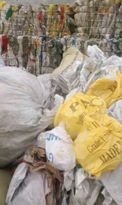 长期出售废旧编织袋，蛇皮袋废料