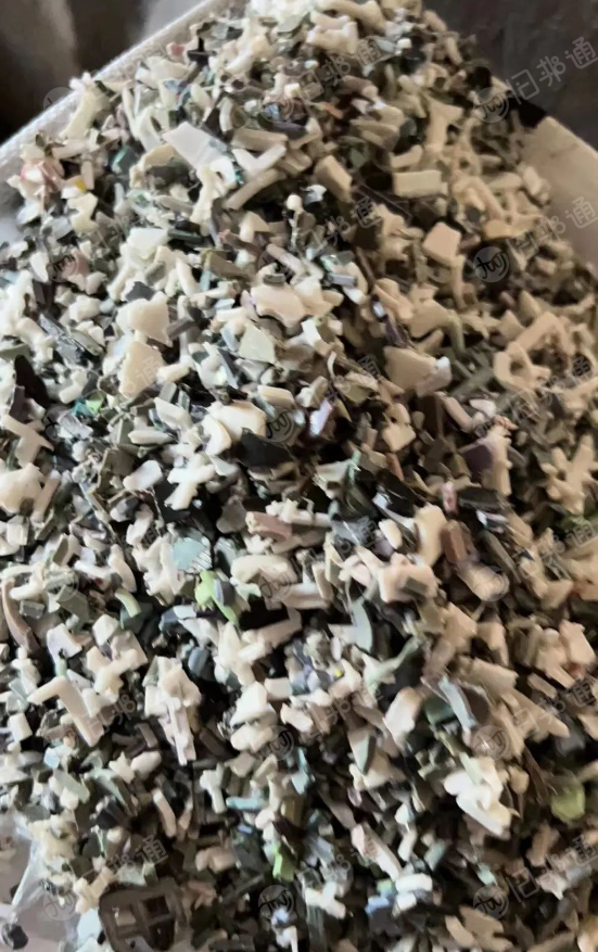 出售PPR破碎料,服装厂用的PP线管破碎料,现货十几吨,长期有货