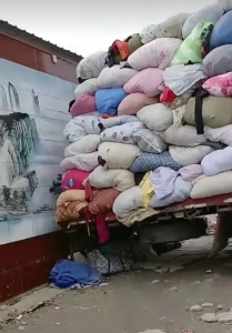 分拣场长期回收旧衣服统货，分拣货，对鞋，包包！