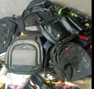 长期回收旧鞋旧皮包！