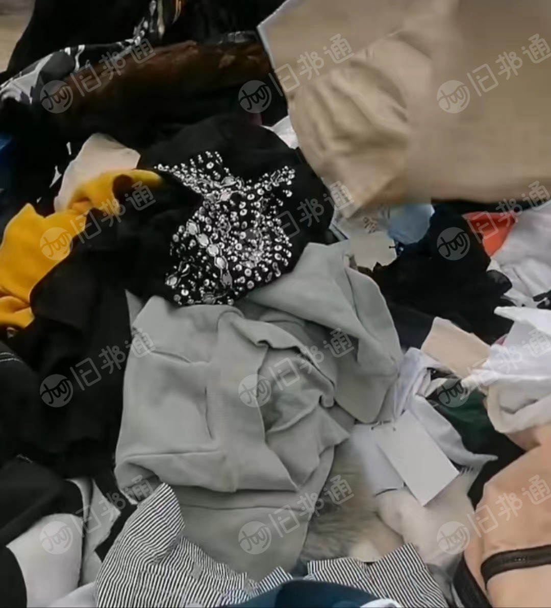 北京房山长期供应旧衣服,鞋子,包包!