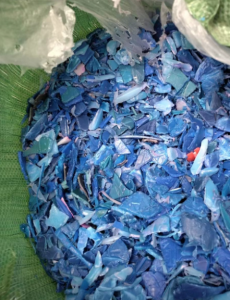 长期出售蓝桶破碎料，大小蓝桶破碎料