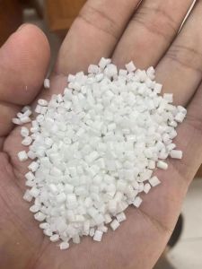 本厂求购PP无纺布粒子，每个月需求50-100吨