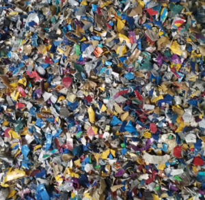 常年出售花乙破碎料，串壶破碎料，机油壶破碎料