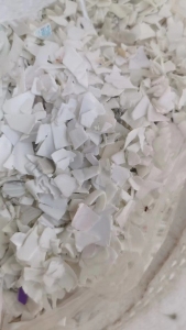 出售娃哈哈瓶子壶混粉破碎料，过风选过色选