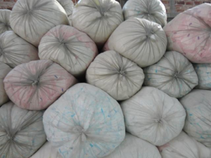 大量回收卫生巾边料，纸尿裤边料，床垫边角料