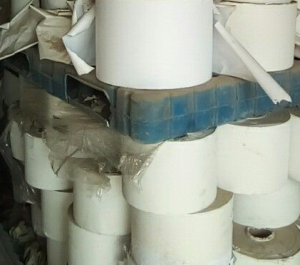 长期供应卷筒淋膜纸，黄白色都有