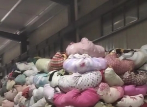 长期回收旧衣服统货，鞋包，床单被罩等