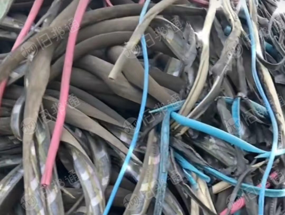 大量出售橡胶电缆皮,橡胶皮废料