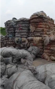 大量出售废旧大棚膜，大棚纸，打捆压包好的