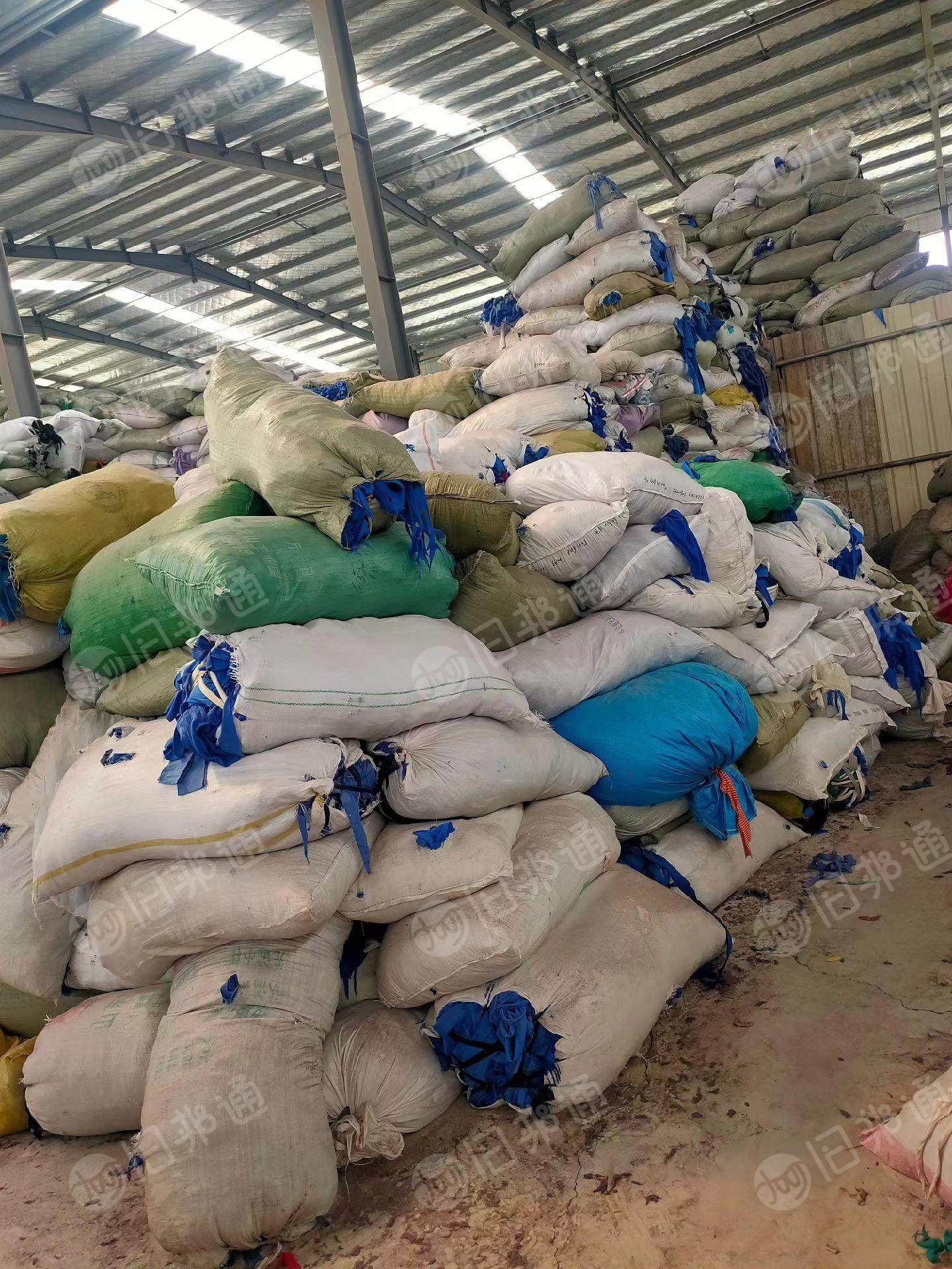 长期大量出售涤纶颜色料,需要的联系!