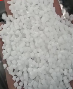 大量出售无纺布颗粒，口罩边角料颗粒