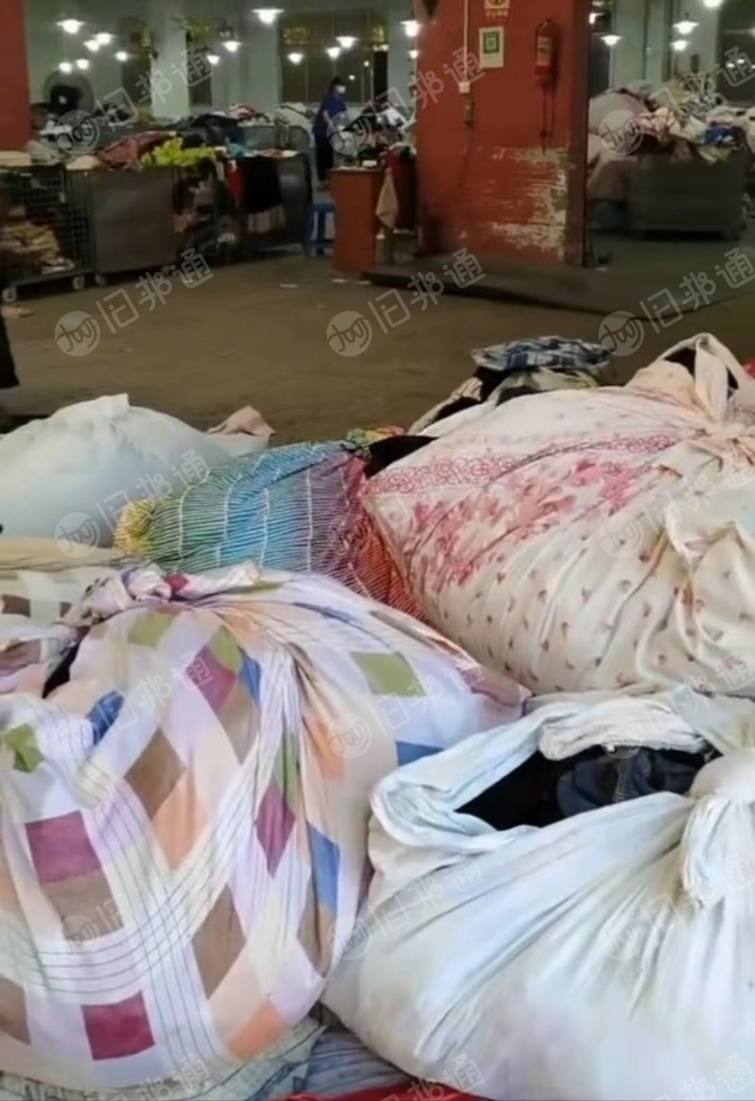 杭州市区长期供应旧衣服统货,床单被罩!