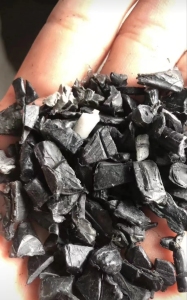 长期出售新保险杠破碎料，月供800吨