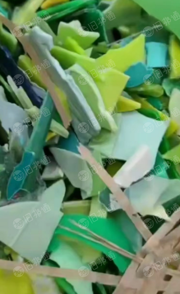 出售各种PP破碎料,红黄蓝绿黑白灰丙破碎料,机油桶破碎料,花工程丙破碎料