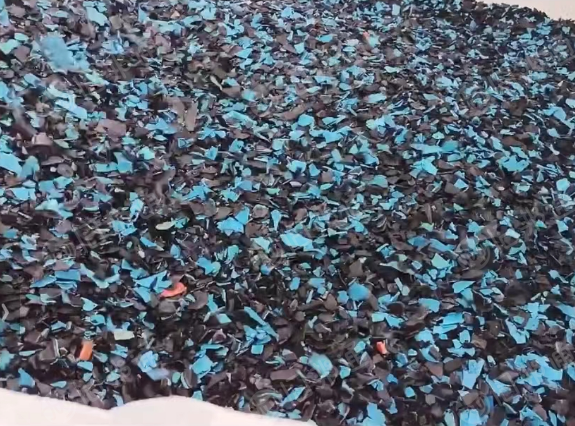 出售路标破碎料,螺纹管破碎料
