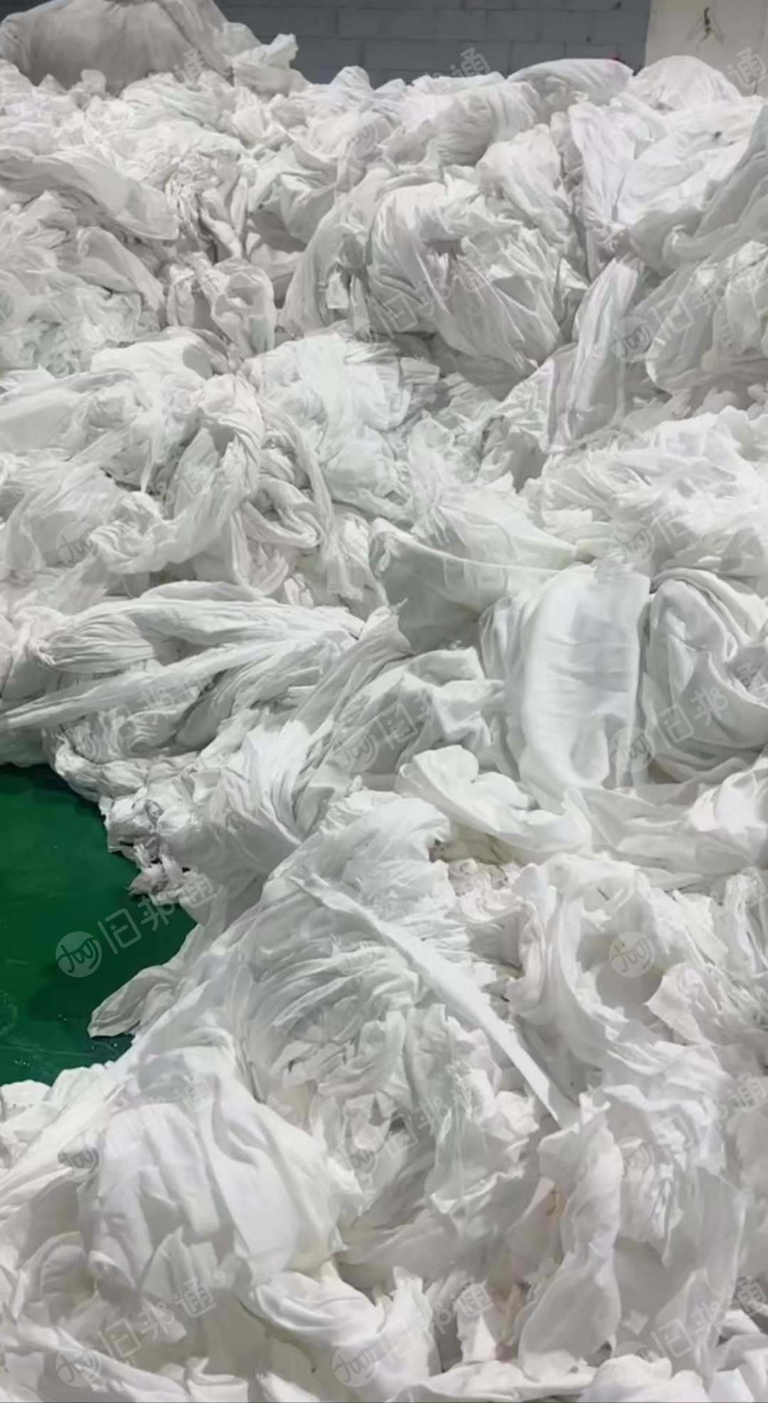 泡料厂长期求购涤纶白色针织料,涤纶拉丝料!