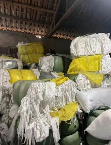 出售防护服边角料9.6米一车