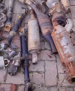 长期大量求购三元催化器，汽车拆解的排气筒