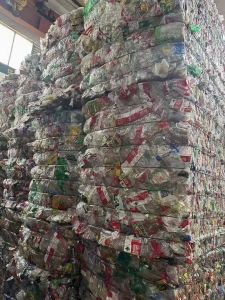 矿泉水瓶压包料，三色瓶砖大量出售