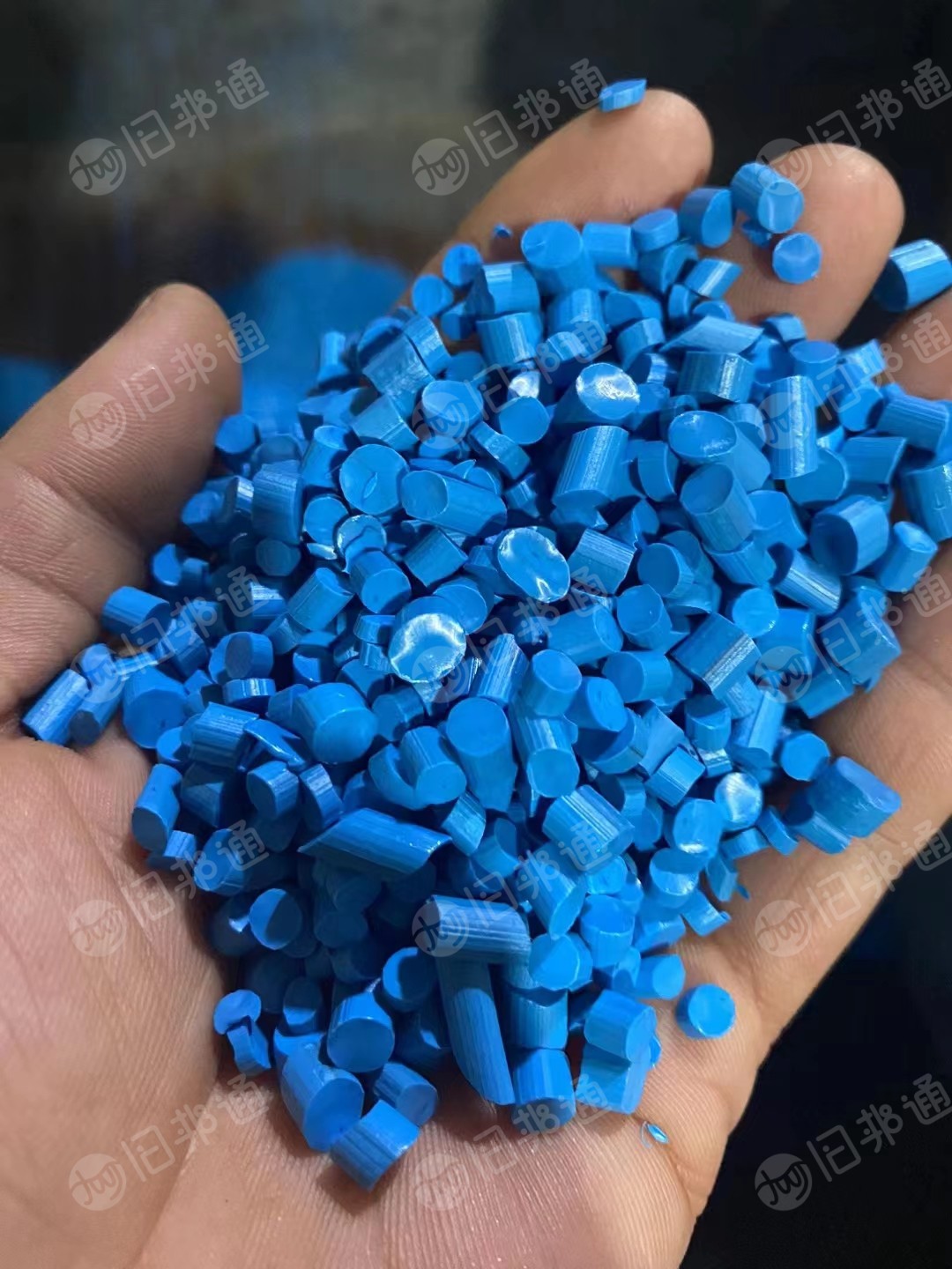 长期生产销售PVC手套颗粒,软录颗粒