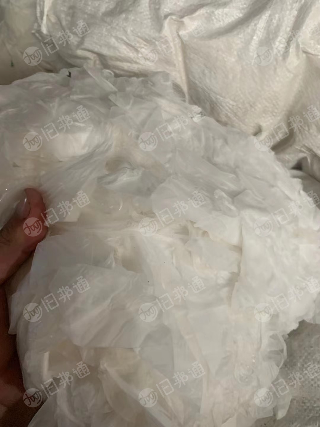 长期求购自然色PVC手套产线废料,带颜色手套废料