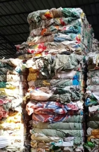 打包站出售纤维袋，废旧编织袋，杂色蛇皮袋