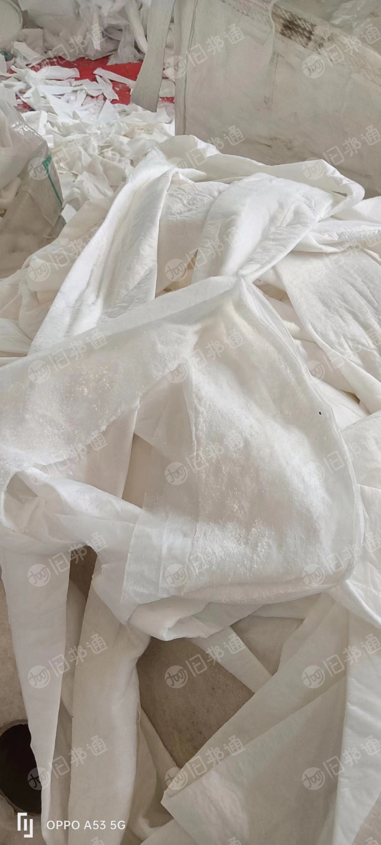 出售纸尿裤厂里下来的白色涤棉无纺布边角料,水刺无纺布边料,现货几十吨