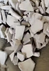 长期出售扣板破碎料，小管破碎料，纯墙板破碎料，PVC三级料