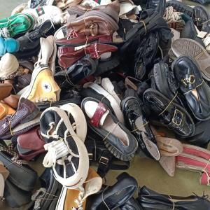 大量购买精品皮包、书包，名牌鞋包、大码运动鞋