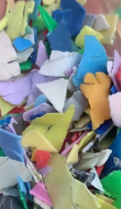 出售瓶子壶破碎料，小白破碎料，串壶破碎料，螺纹管破碎料