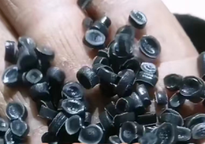 常年出售PE杂膜颗粒，PE颗粒