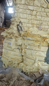 大量求购黄白色淋膜纸废料，卷的散的都要